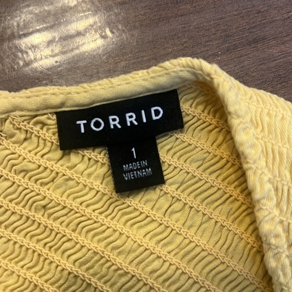 Torrid Sunshine Yellow Smocked Bodice Pleated V-Neck Dress, Sz. 1 - Picture 6 of 10